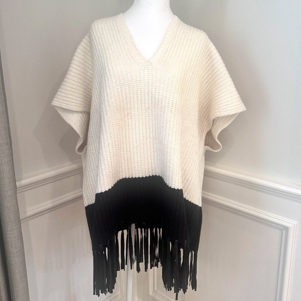 Elizabeth James hooded poncho size M/L